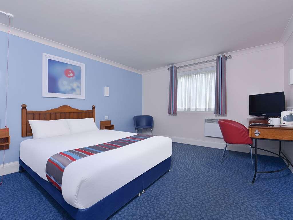 Travelodge Birmingham Kingswinford Szoba fotó